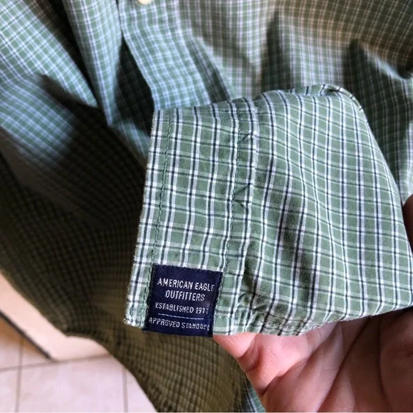 American Eagle Outfitters Casual Green/Navy/Cream Plaid Button-down Shirt. Large - Picture 11 of 12
